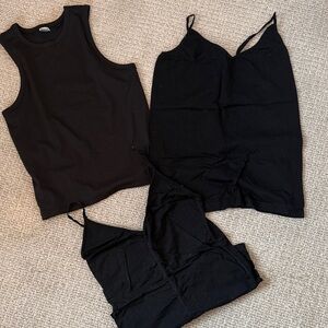 Assorted Black Sleeveless Women's Tank Tops